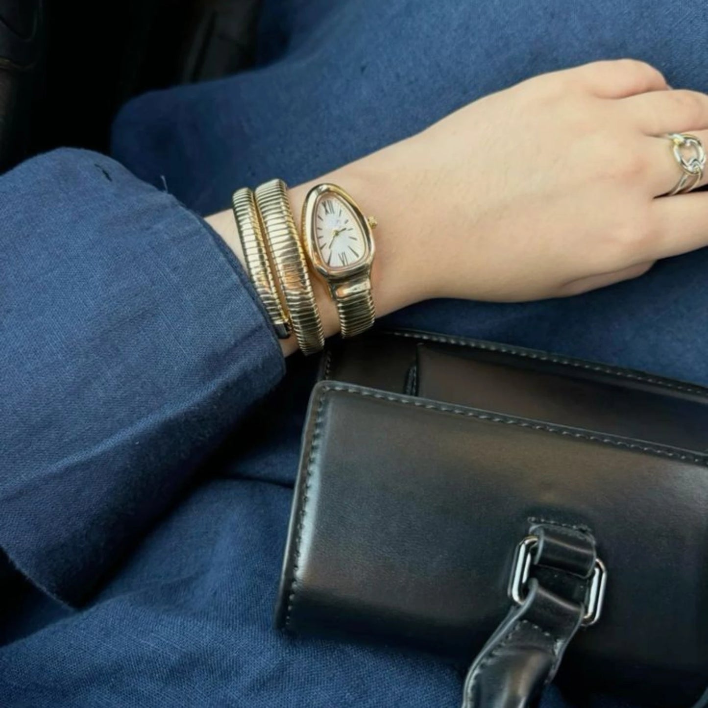 Trending Golden Viper Premium Watch