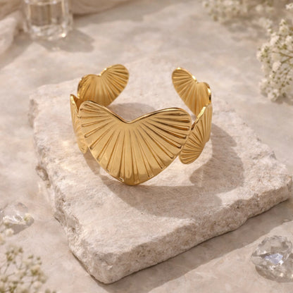korean hearts Golden Cuff