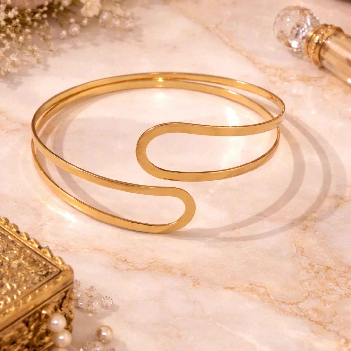 Golden Loop Arm Cuff