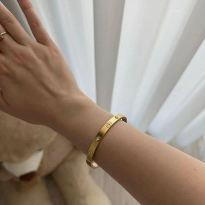 Eterna Glow Bracelet