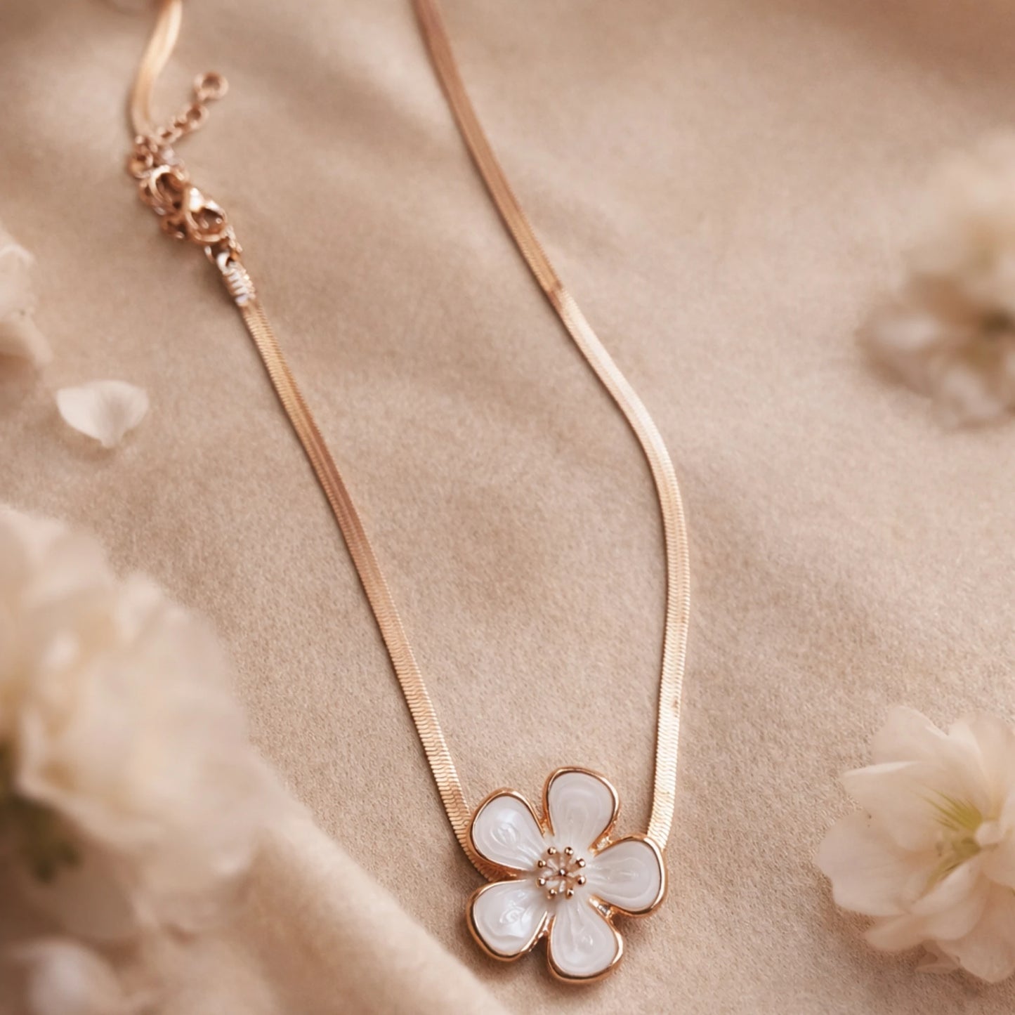 Flora Charm Anti-Tarnish Chain