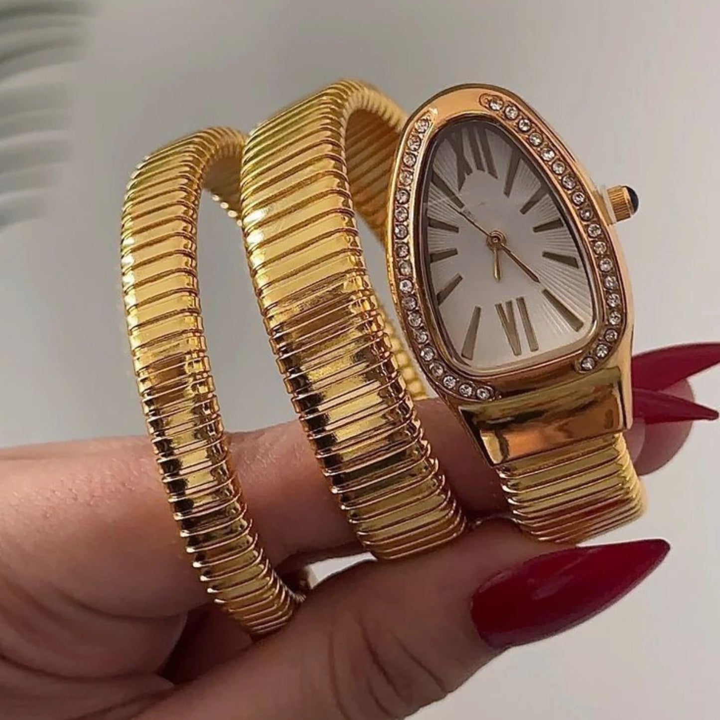 Trending Golden Viper  Premium Watch
